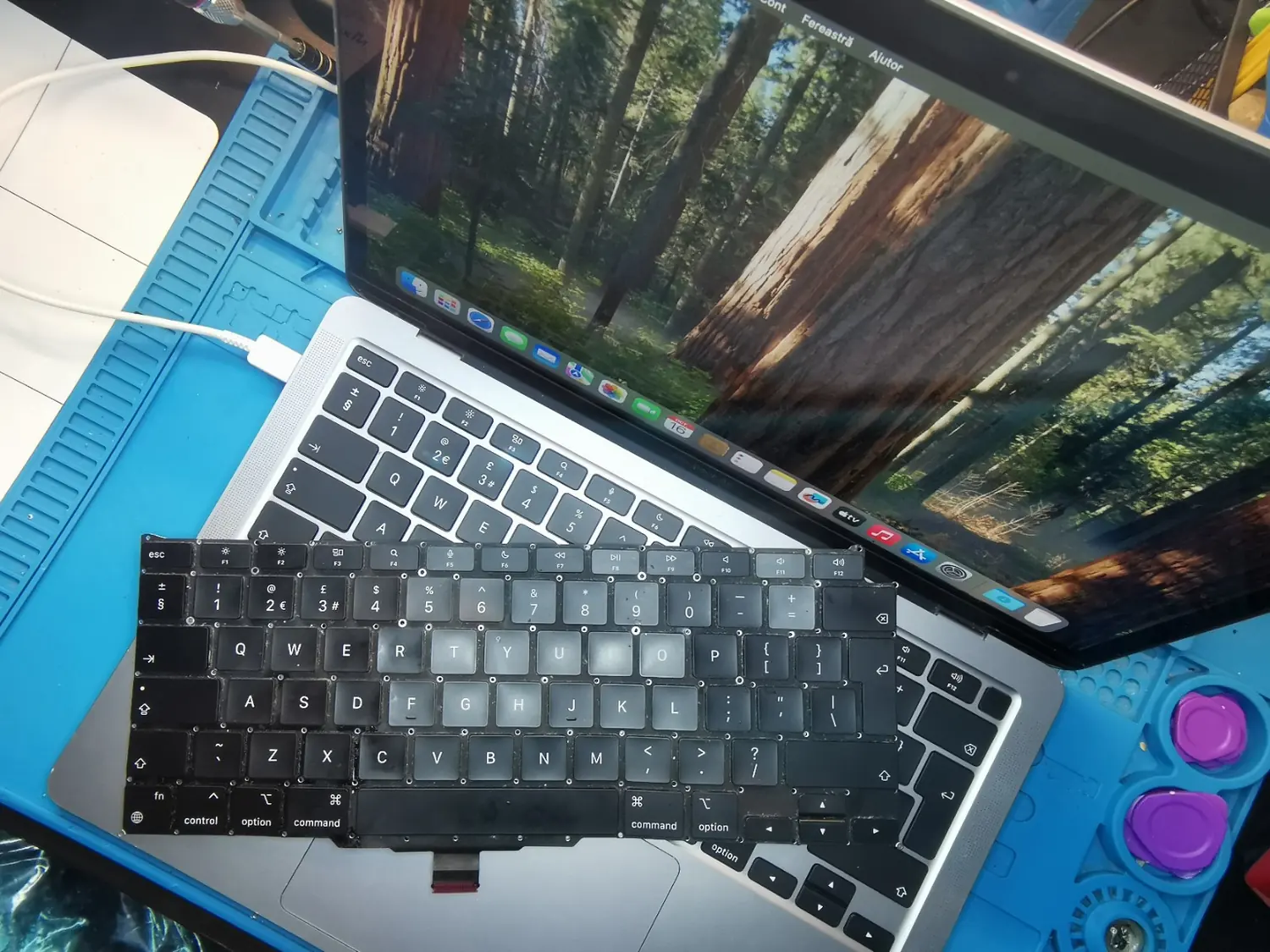 MacBook Air M1 – Testarea tastaturii
